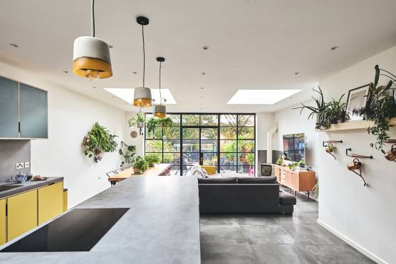 3300B 9 photo shoot location house in Birmingham large open plan kitchen and living area.jpg