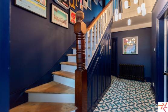 3309N 16 photo shoot location house in North Yorkshire period property staircase