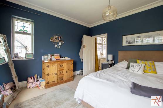 3333M 13 tv drama location house in Manchester large bedroom with fireplace