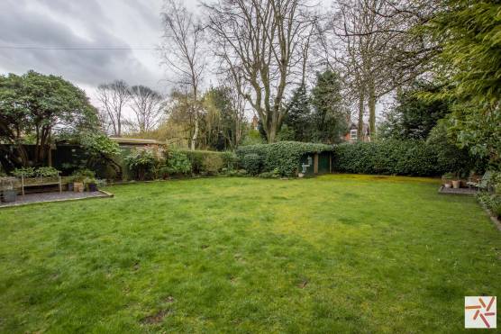 3333M 23 tv drama location house in Manchester detached with large garden