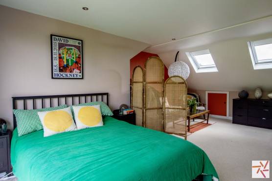 3348W 15 tv shoot location house in Leeds large bedroom with skylights