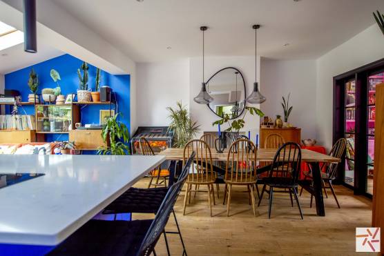 3348W 7 filming location house in Leeds open plan blue kitchen and dining area