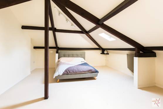 3124N 21 photo shoot location in north yorkshire exposed beams bedroom