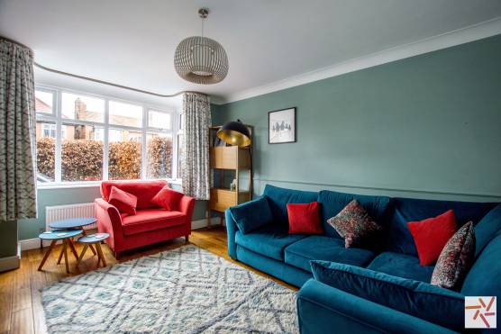 3396N 8 tv drama location house in North Yorkshire with large colourful living room