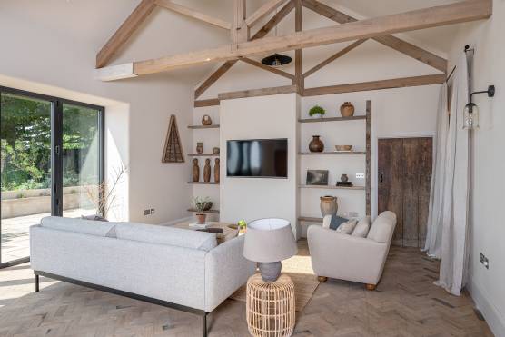 3419N 8 tv drama location house in North Yorkshire stylish rustic living romo