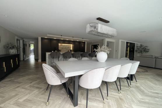 3423C 11 photo shoot location house in Cheshire large contemporary family home with stylish open plan kitchen