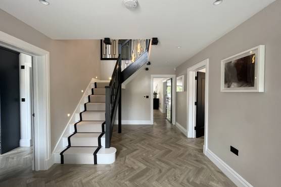 3423C 14 tv commercial location house in Cheshire large contemporary family home with large staircase