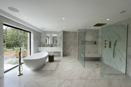 3423C 22 tv shoot location house in Cheshire large contemporary family home with stylish bathroom
