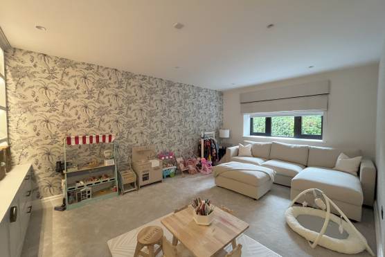 3423C 34 tv commercial location house in Cheshire large contemporary family home with large play room
