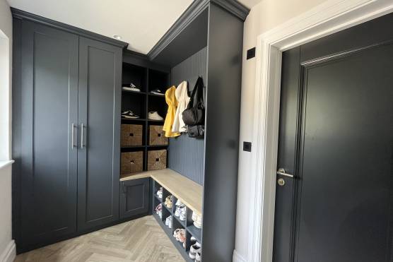 3423C 36 photo shoot location house in Cheshire large contemporary family home with mudroom
