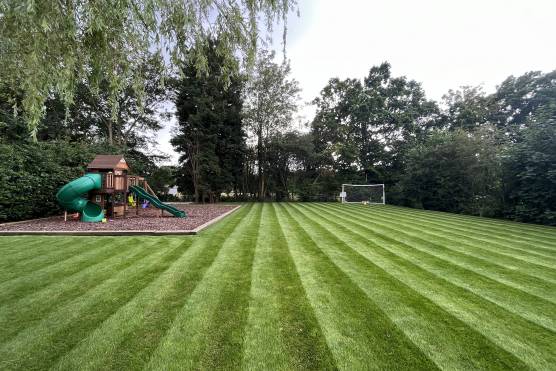 3423C 43 tv drama location house in Cheshire large contemporary family home with large garden