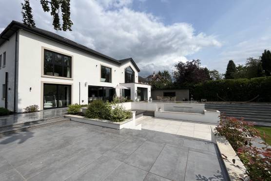 3423C 46 photo shoot location house in Cheshire large contemporary family home with large garden and patio area