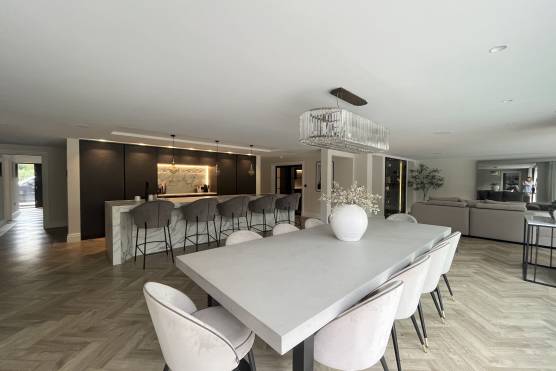 3423C 6 photo shoot location house in Cheshire large contemporary family home with stylish open plan kitchen