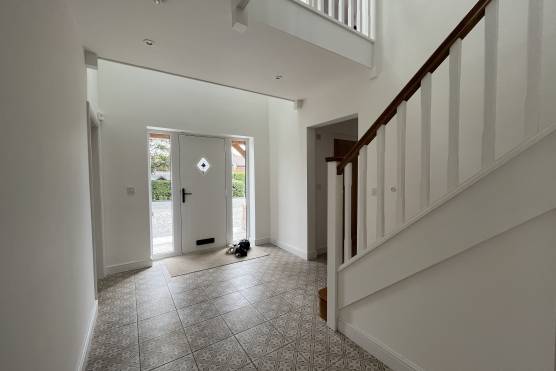 3426W 14 tv commercial location house in Cheshire large stylish entryway