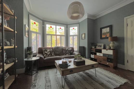 3431M 12 tv shoot location house in Manchester large living room