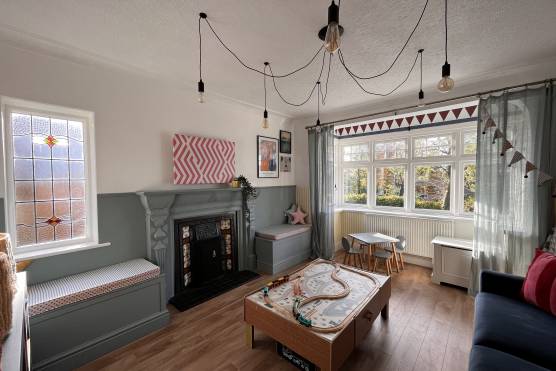 3436C 12 filming location house in Cheshire large living area
