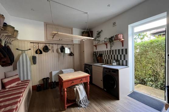 3436C 17 filming location house in Cheshire large utility room
