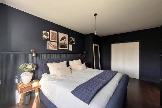 3436C 20 tv commercial location house in Cheshire large dark bedroom