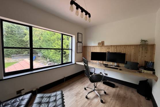 3436C 31 photo shoot location house in Cheshire large office space