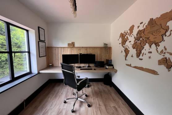 3436C 32 filming location house in Cheshire large office space