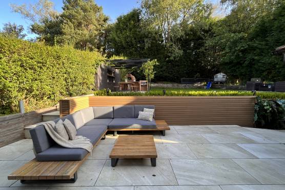 3436C 38 tv shoot location house in Cheshire large garden and patio area