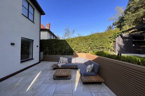 3436C 41 photo shoot location house in Cheshire large garden and patio area
