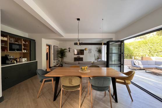3436C 9 tv drama location house in Cheshire stylish open plan dining area with bi fold doors