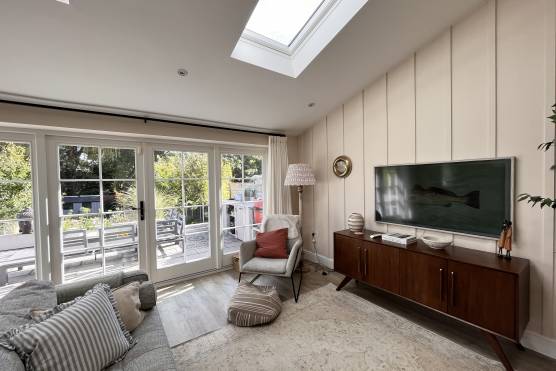 3437C 11 photo shoot location house in Cheshire stylish open plan kitchen and living area