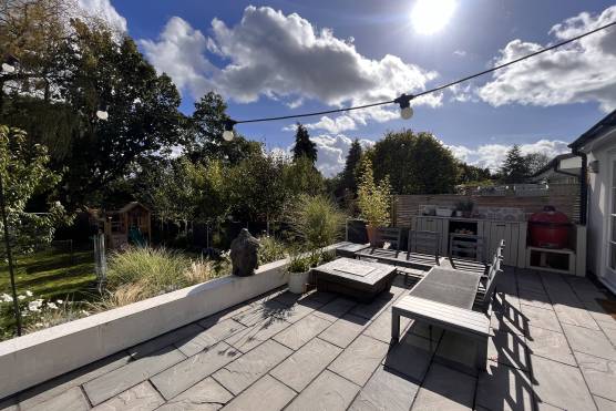 3437C 25 filming location house in Cheshire large garden and patio