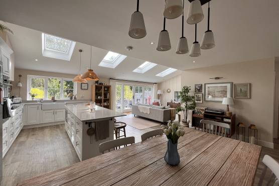 3437C 4 tv commercial location house in Cheshire stylish open plan kitchen