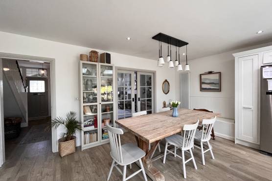3437C 6 photo shoot location house in Cheshire stylish open plan kitchen and dining area