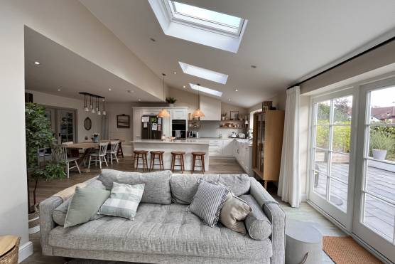 3437C 8 tv drama location house in Cheshire stylish open plan kitchen and living area