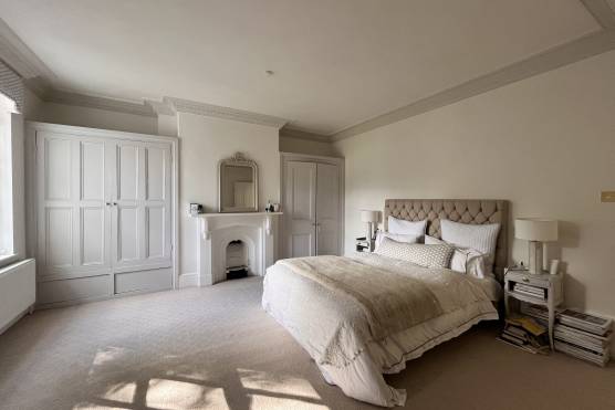 3438C 25 photo shoot location house in Cheshire period property bedroom.jpg