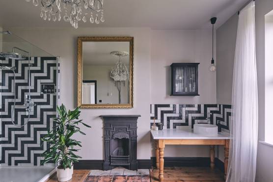 3451S 17 photo shoot location house in West Midlands bathroom.jpg