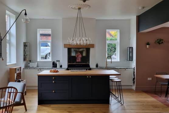 3451S 3 tv drama location house in West Midlands open plan kitchen and dining area.jpg