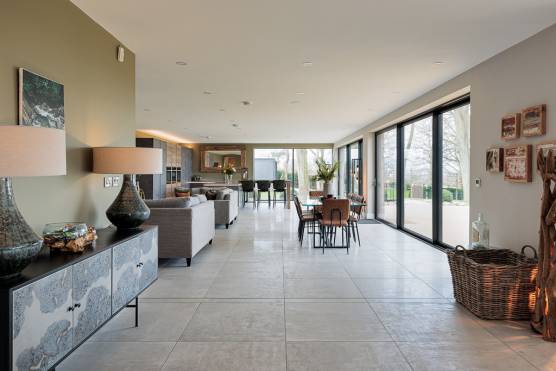 3452C 4 tv commercial location house in Cheshire contemporary open plan living area