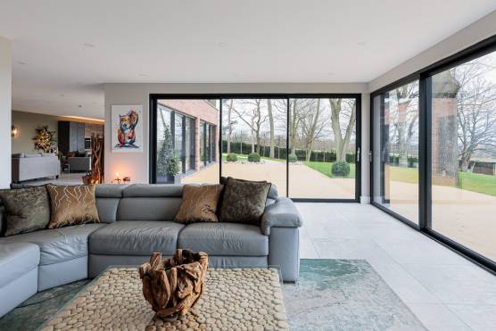 3452C 5 filming location house in Cheshire contemporary open plan living area