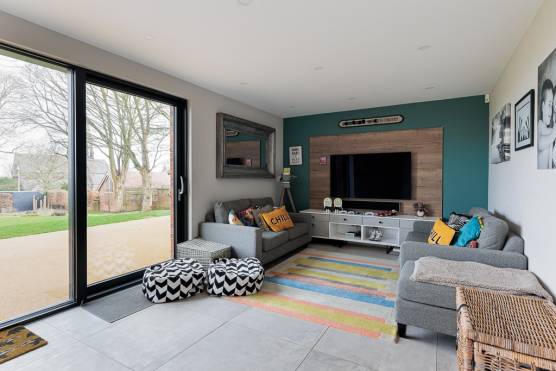 3452C 8 tv drama location house in Cheshire large contemporary living area