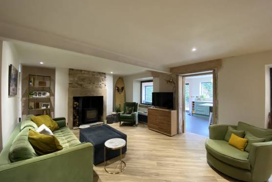 3458W_10_filming_location_house_in_West_Yorkshire_stylish_living_room