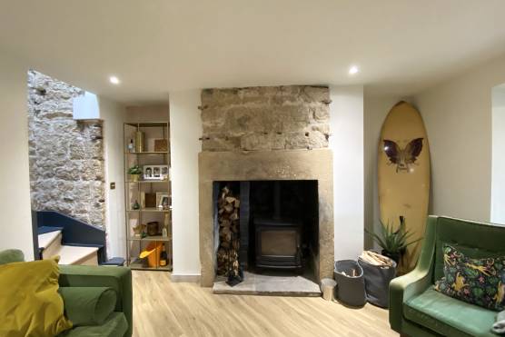 3458W_17_tv_shoot_location_house_in_West_Yorkshire_stylish_living_room