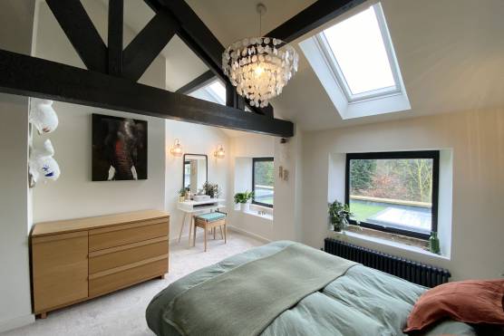 3458W_18_tv_drama_location_house_in_West_Yorkshire_stylish_bedroom