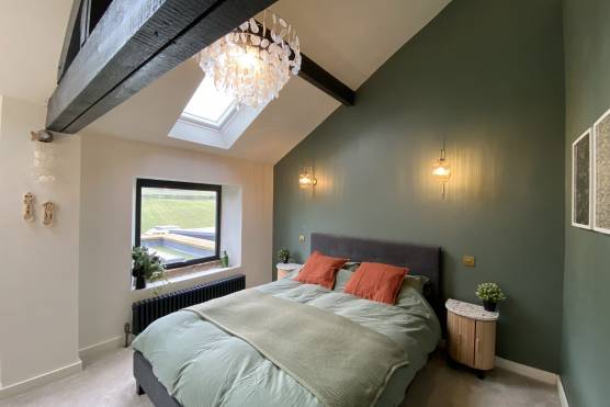 3458W_20_filming_location_house_in_West_Yorkshire_stylish_bedroom
