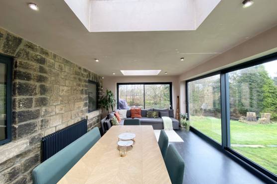 3458W_6_photo_shoot_location_in_West_Yorkshire_stylish_cottage_open_plan_living_area