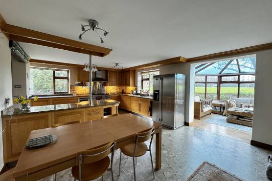 3464C 5 filming location house in Cheshire farmhouse with large kitchen diner