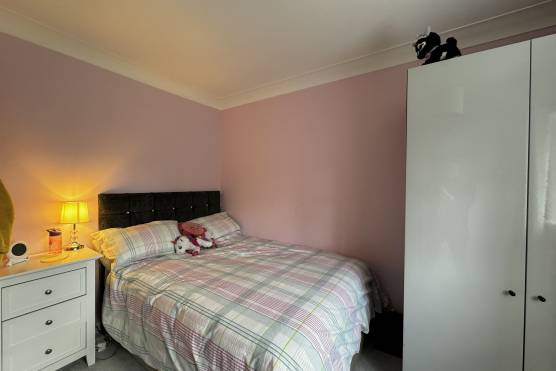 3465C 20 filming location house in Cheshire modern bedroom