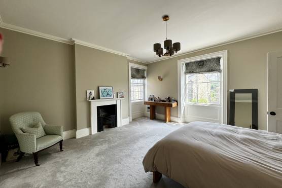 3470W 14 tv commercial location house in West Yorkshire with large bedroom