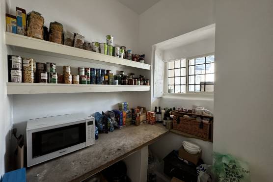 3470W 29 tv commercial location house in West Yorkshire with large utility room