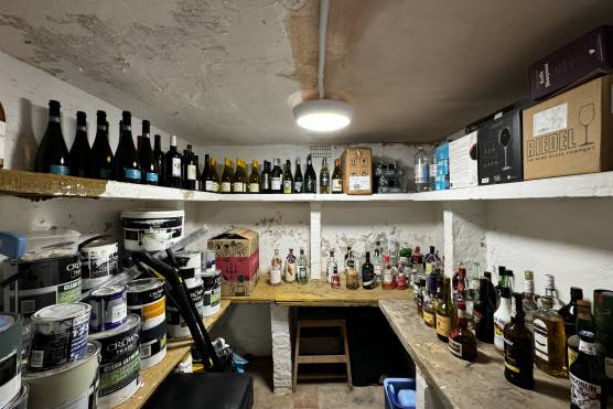 3470W 31 photo shoot location house in West Yorkshire with large basement