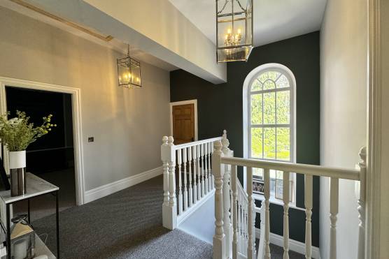 3471W 26 photo shoot location house in West Yorkshire modern hallway