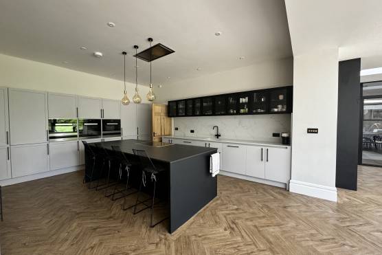 3471W 3 tv drama location house in West Yorkshire modern open plan kitchen
